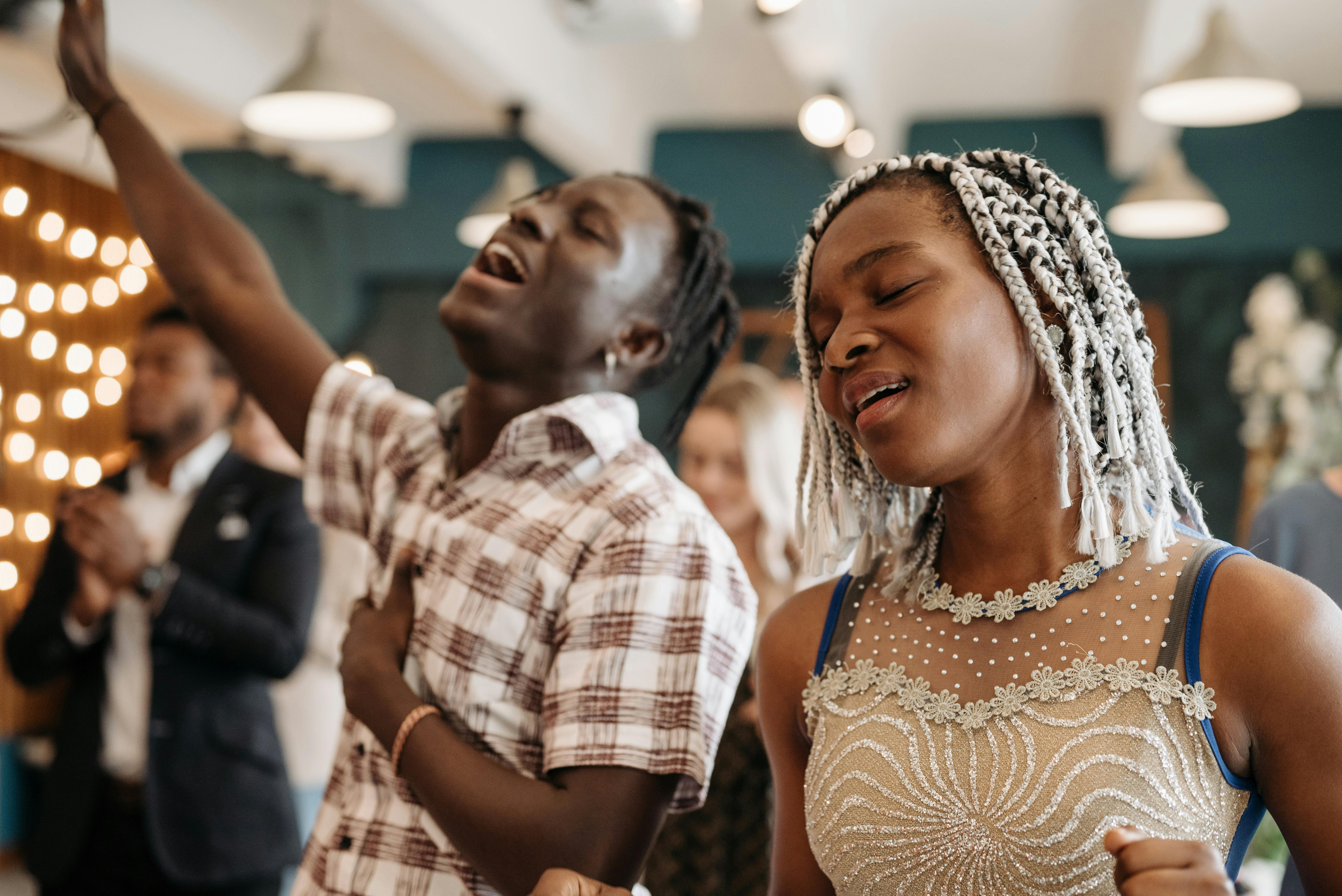couple worshipping
